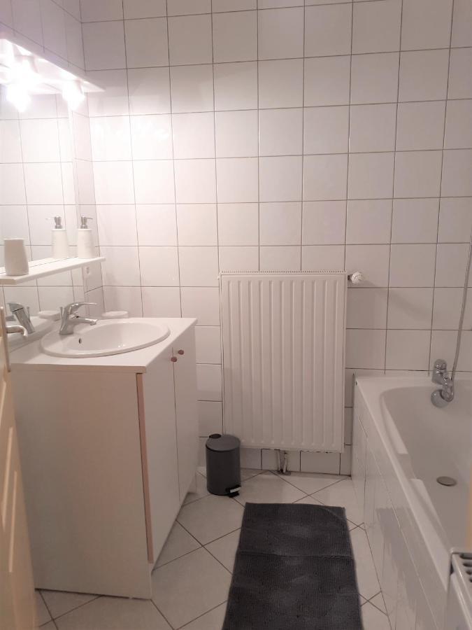 Appartement Rez De Chaussee Avec Terrasse Et Jardin Tence Ngoại thất bức ảnh