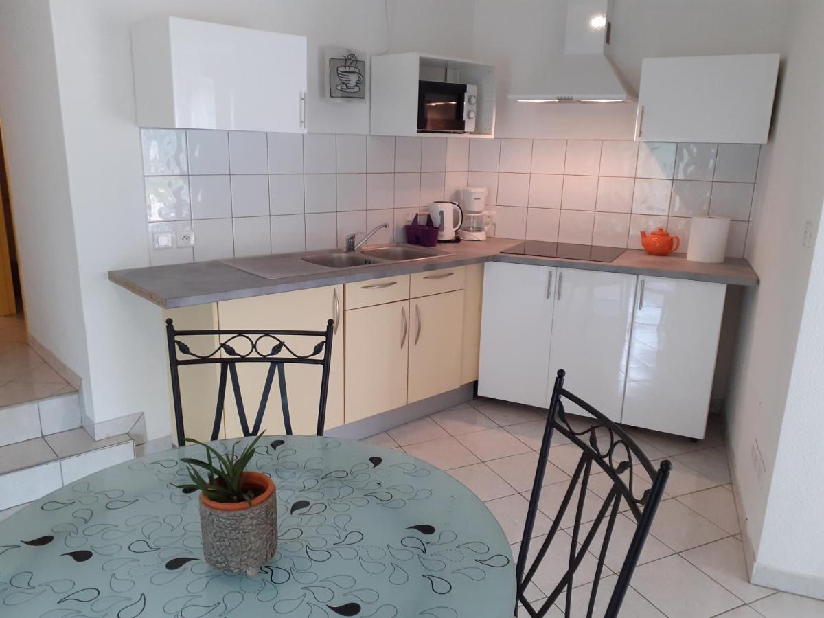 Appartement Rez De Chaussee Avec Terrasse Et Jardin Tence Ngoại thất bức ảnh