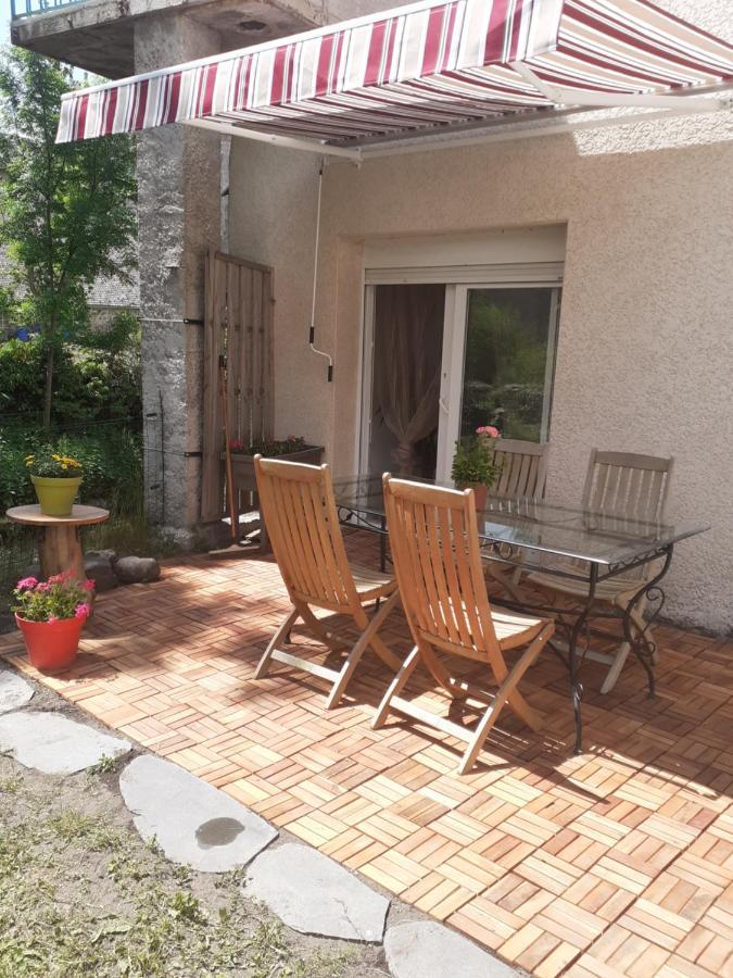 Appartement Rez De Chaussee Avec Terrasse Et Jardin Tence Ngoại thất bức ảnh